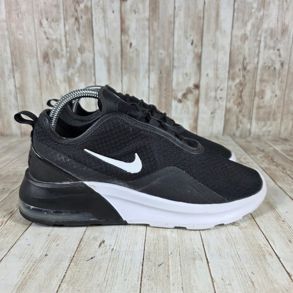 Nike Air Max Motion 2 Black‎ White Running Shoes Sneakers AO0352-007 US 8 - Picture 1 of 8